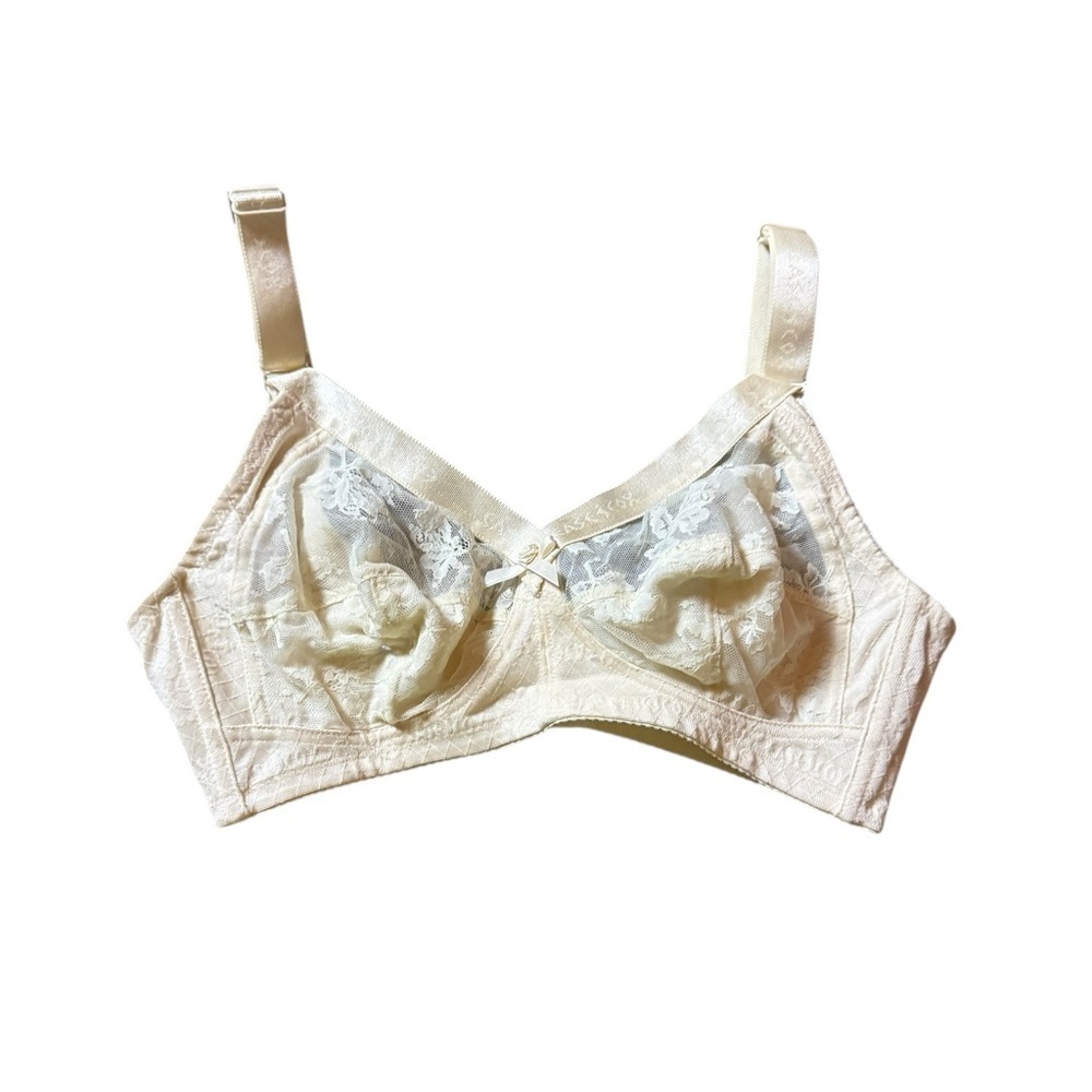 Vintage cream bra, 25” band